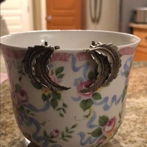 Beautiful feather clip on earrings. Sterling